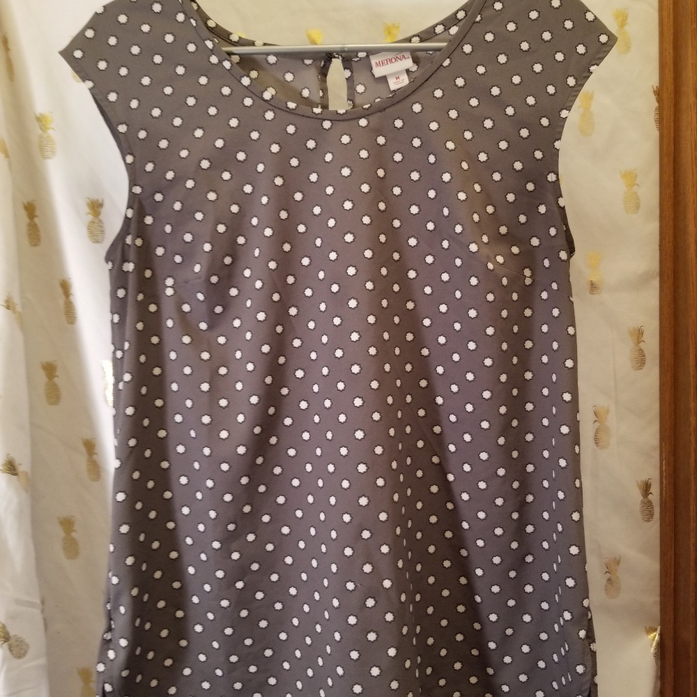 Grey and white tunic with keyhole back